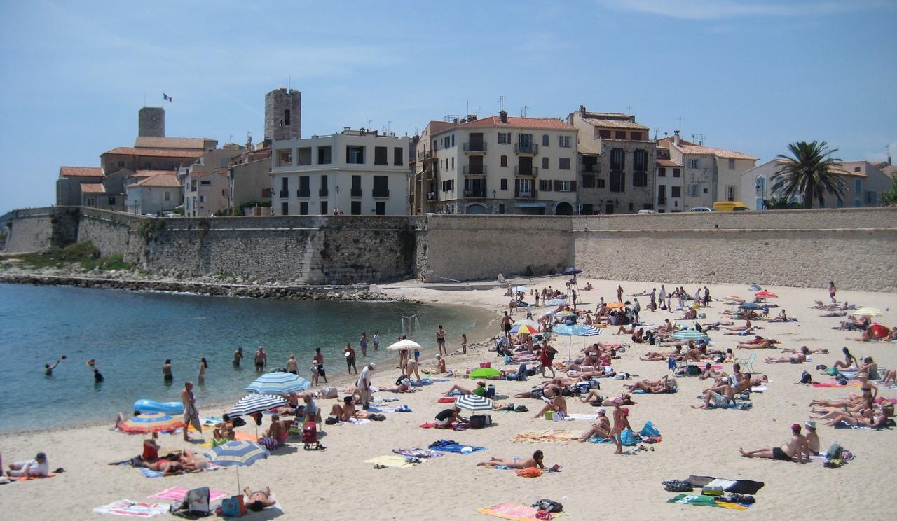 Gite Les Pins Climatise Piscine Chauffee Jardin Peymeinade Exteriér fotografie